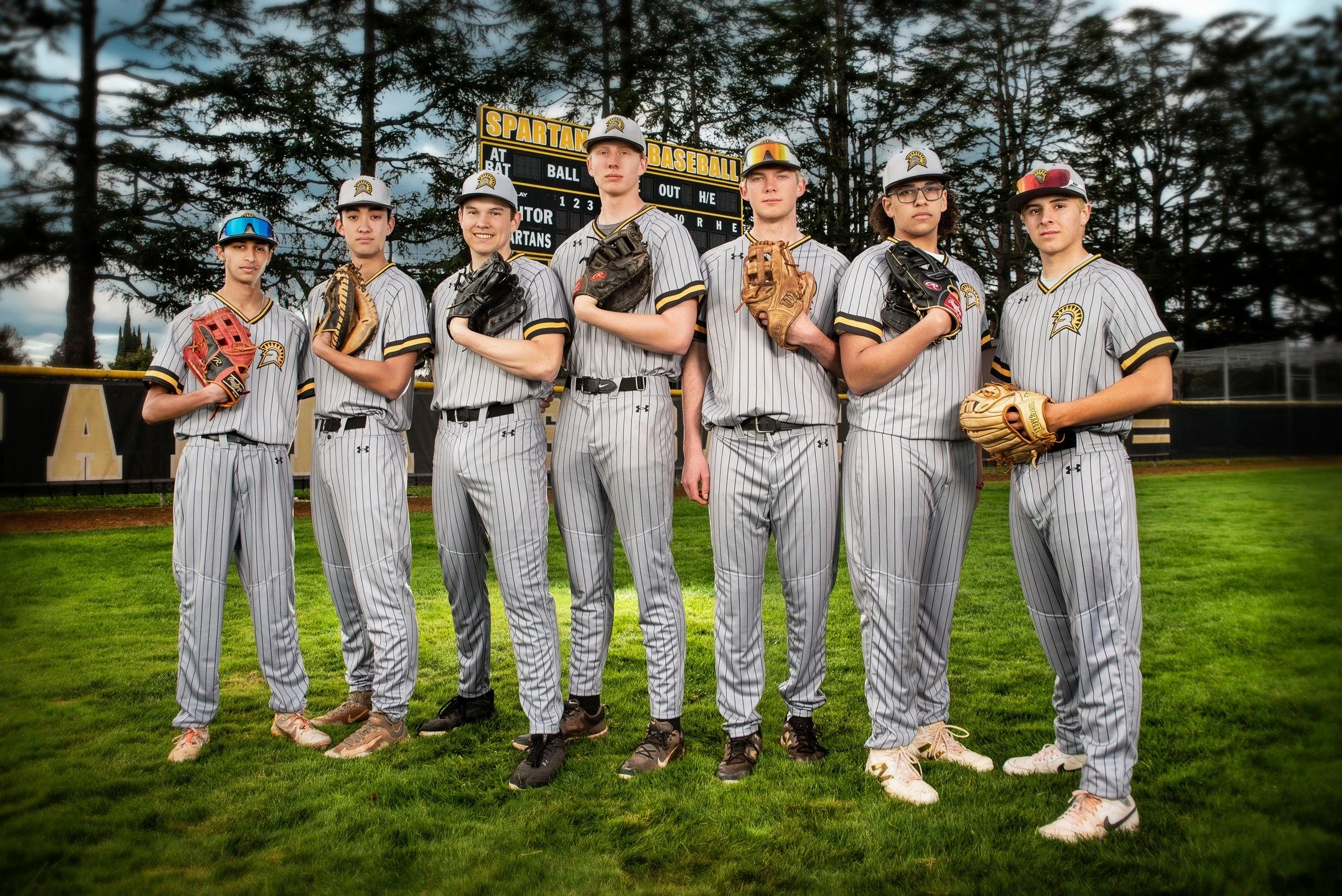 Had to fit this shoot in between some major rain storms. Mountain View High School Varsity Baseball Seniors!! Looking forward to a strong &amp; successful season for these boys!! GO SPARTANS!! Class of 2026. 🔥⚾📸 #sportsportraits #westcottlighting #