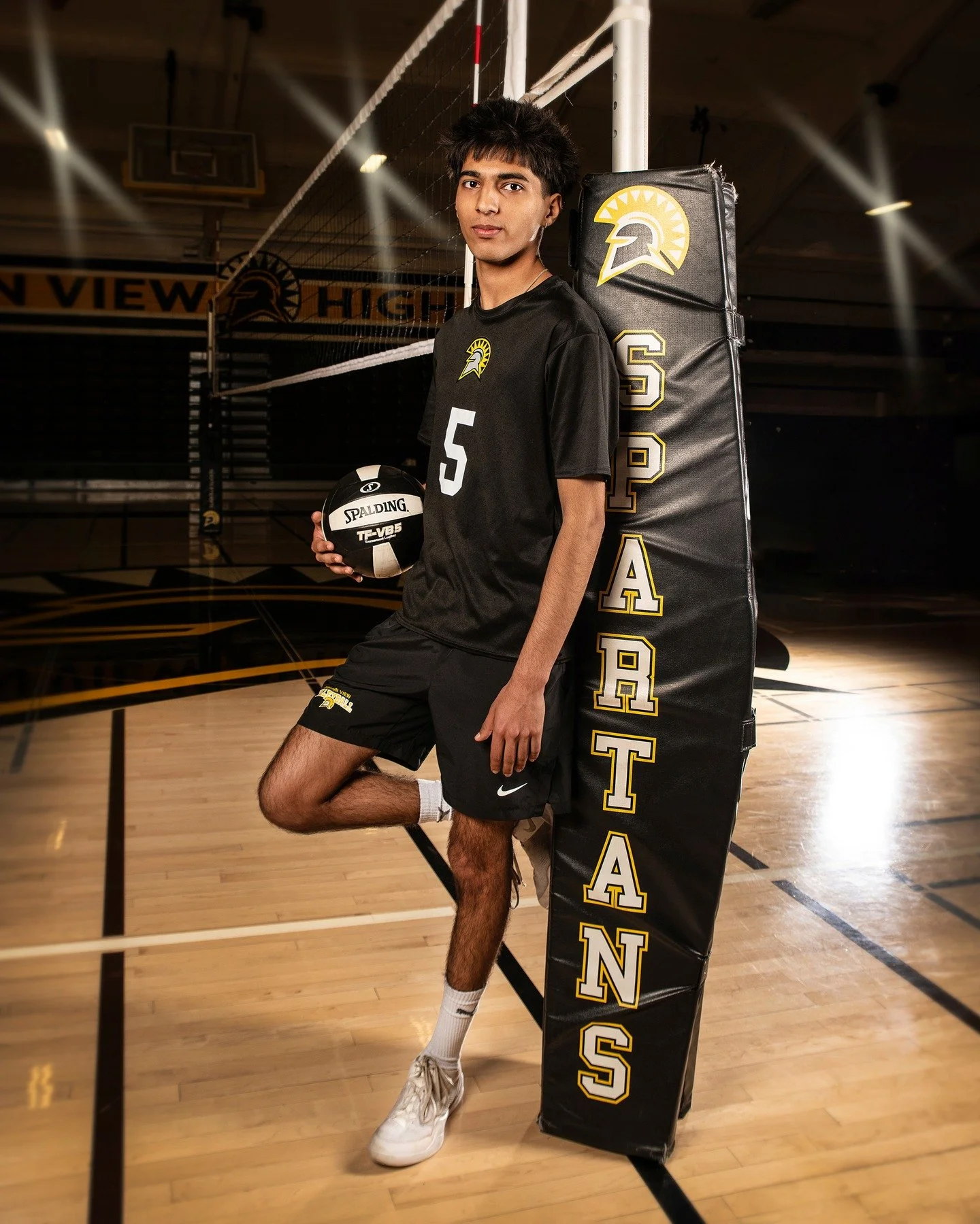 Ready to SPIKE!!! Calm before the storm.
🏐🔥🏐 
GO SPARTANS!! #sportsportraits #westcottlighting #nikon #tamronamericas #volleyball #SpartyUp