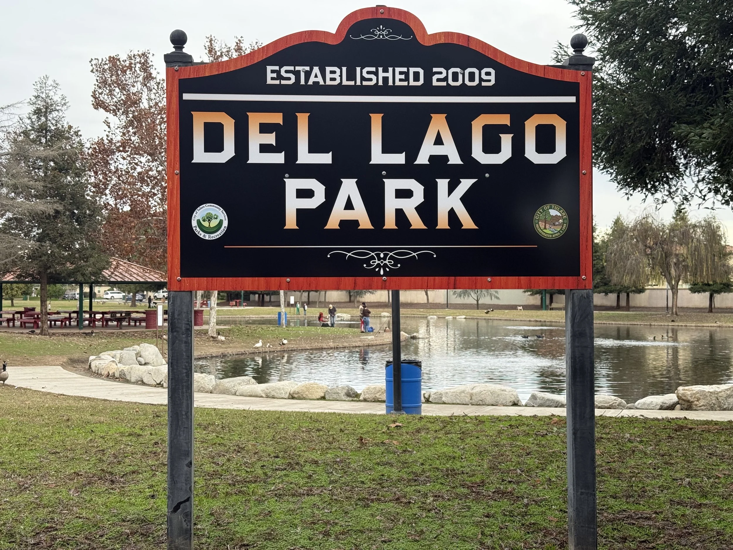 Del Lago Park Sign Tulare CA.jpeg