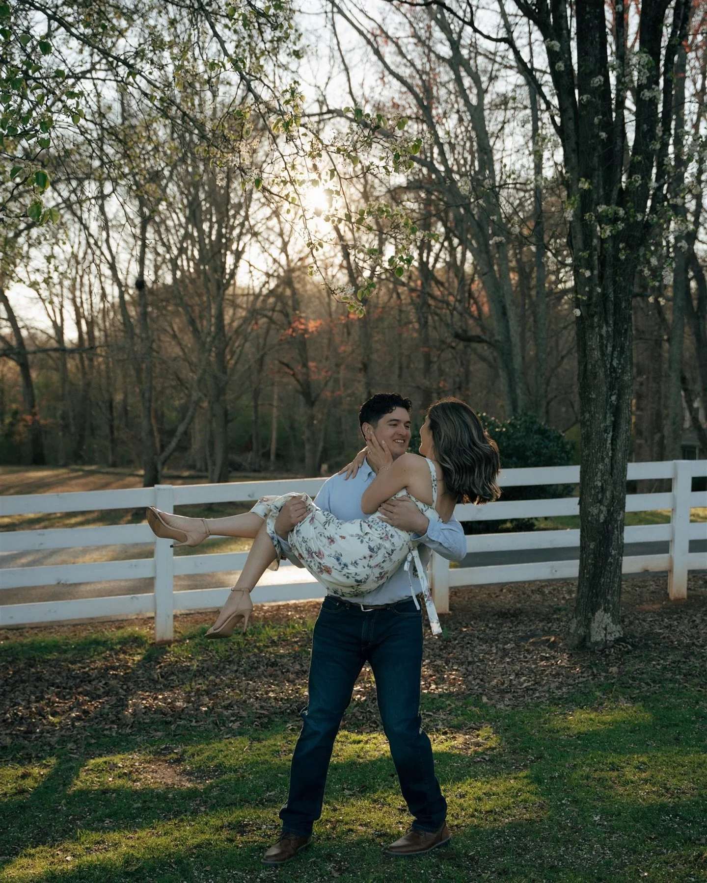 These cuties are getting married (!!)
Loved capturing this engagement session for M + S, can&rsquo;t wait for their wedding day🌸🤍

Location: @avonlea_hill 

| #georgiaengagement #engagementphotos #couplesinlove #candidcouples #gainesvillegaphotogra