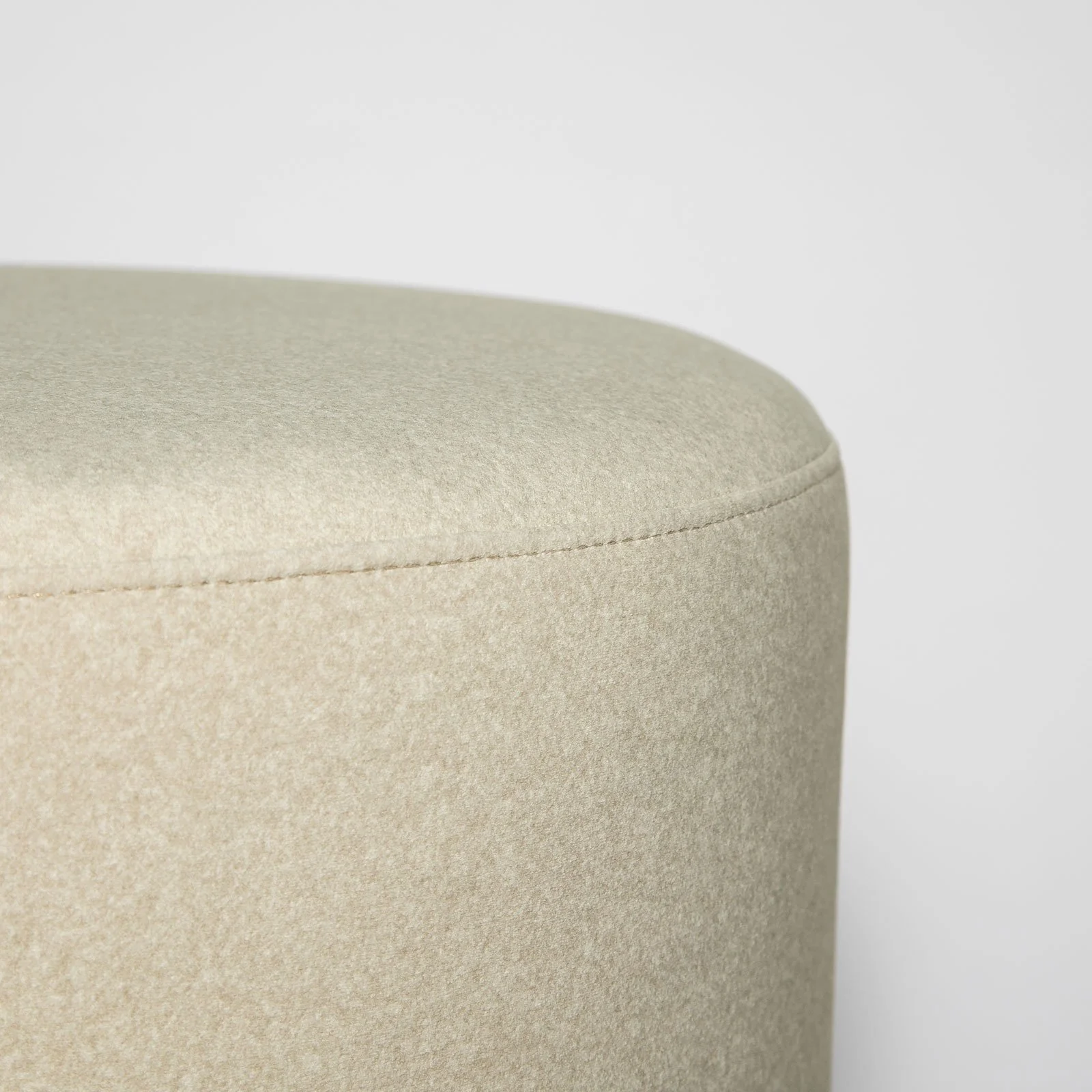 3 Ottoman - Velvet Natural fabric detail