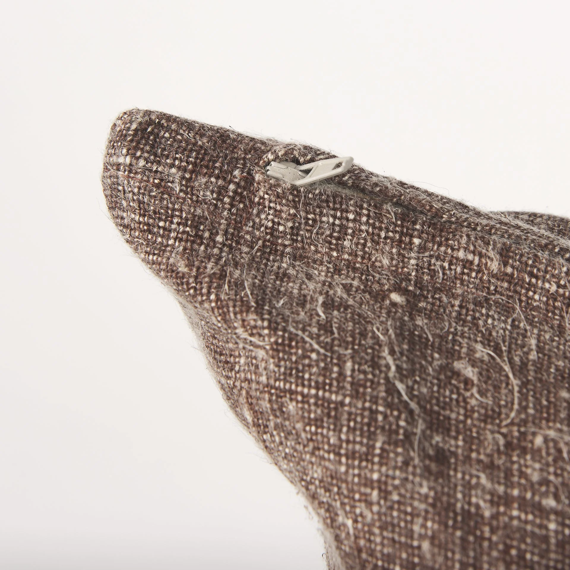 Zipper detailing on the brown textured linen pillow cover. (Copy) (Copy)