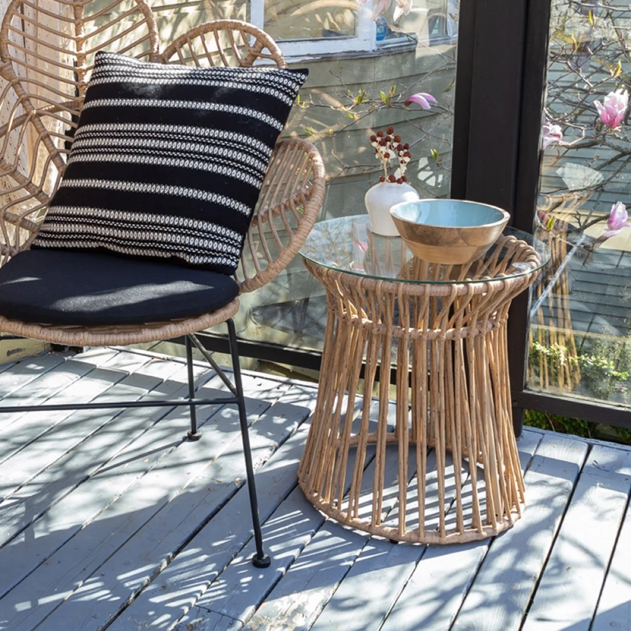 Rattan and Glass Round Accent Table - 07.jpg