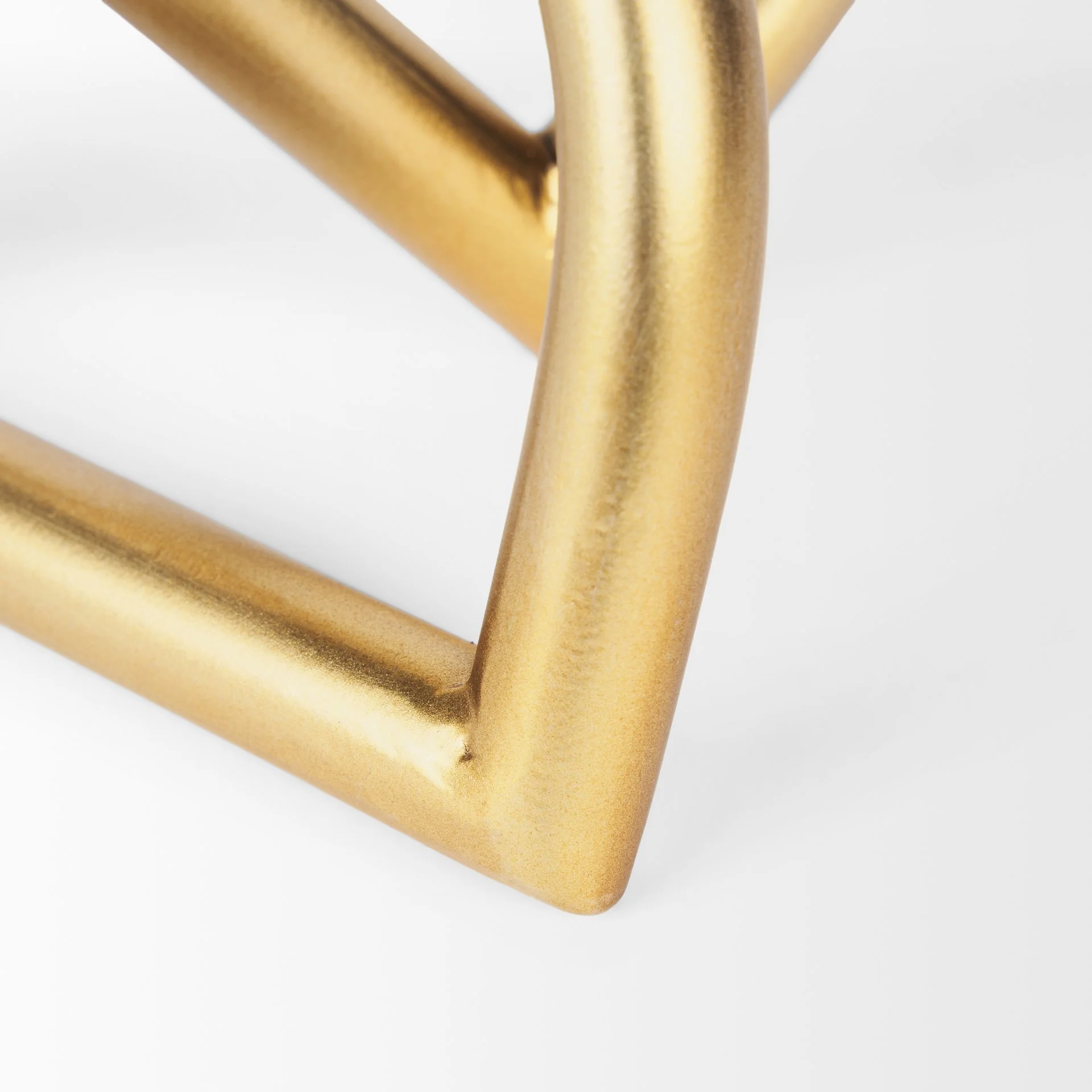 Sculptural Gold Link Small Corner.jpeg