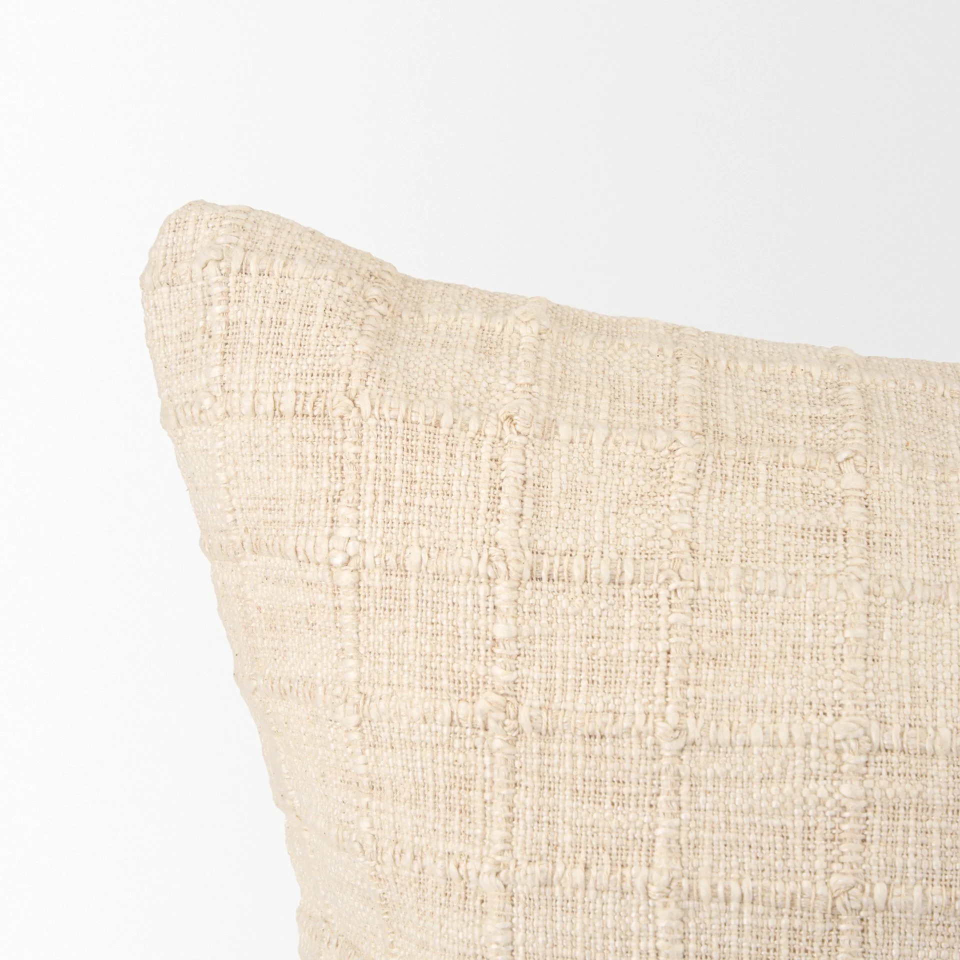 textured-lumbar-pillow-corner-detail.jpeg