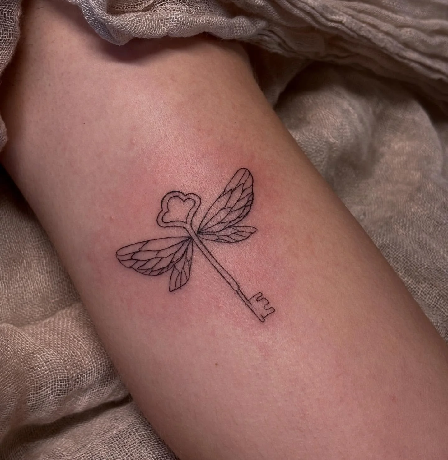 Je sais pas pour vous, mais moi l&rsquo;hiver c&rsquo;est synonyme des classiques d&rsquo;enfance, et chez nous, la tradition c&rsquo;est le marathon Harry Potter 🪄🧙🏼&zwj;♂️
Merci Fanny pour ta confiance 💞