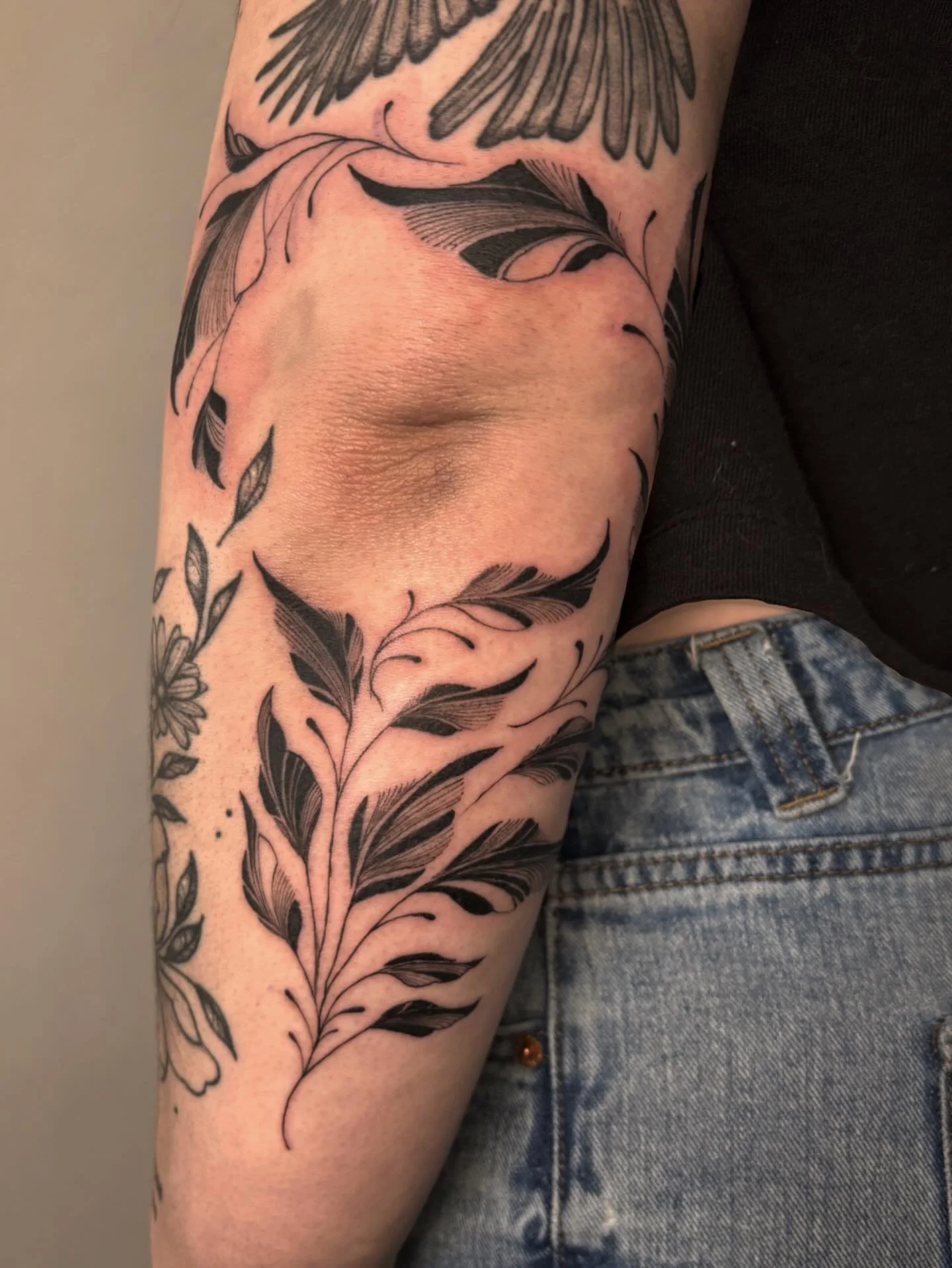 Free Hand leaves 🍂 ✍🏼 🤎
Merci Julianne pour ta confiance ✨

#tattoo #freehand #leavestattoo #elbowtattoo