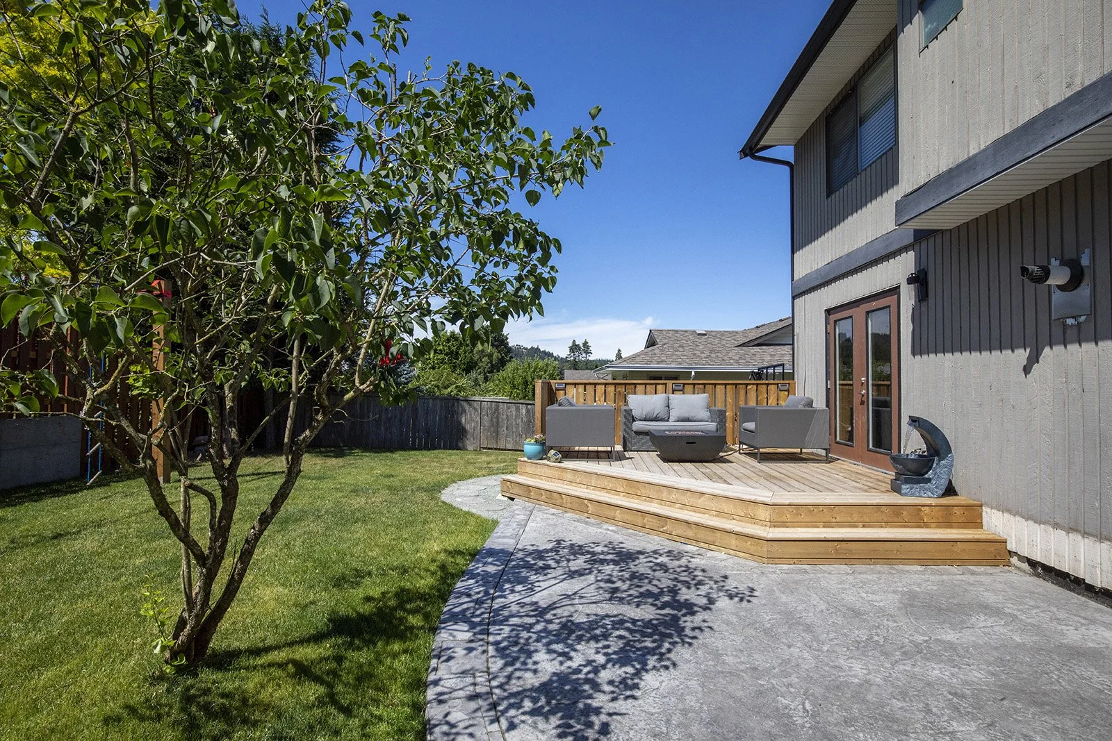 SKC Blog - Composite vs. Natural Wood:&nbsp;&nbsp;The Honest Pros and Cons for Decking Materials in Nanaimo, BC&nbsp;