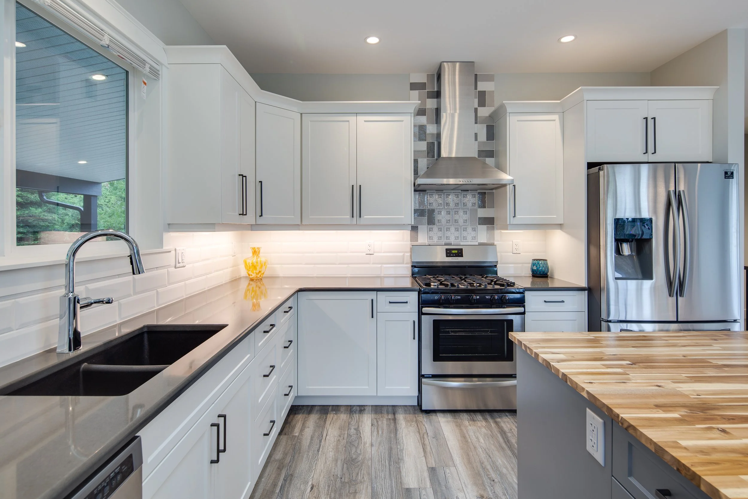 Rovere - Nanaimo Custom New Build Kitchen