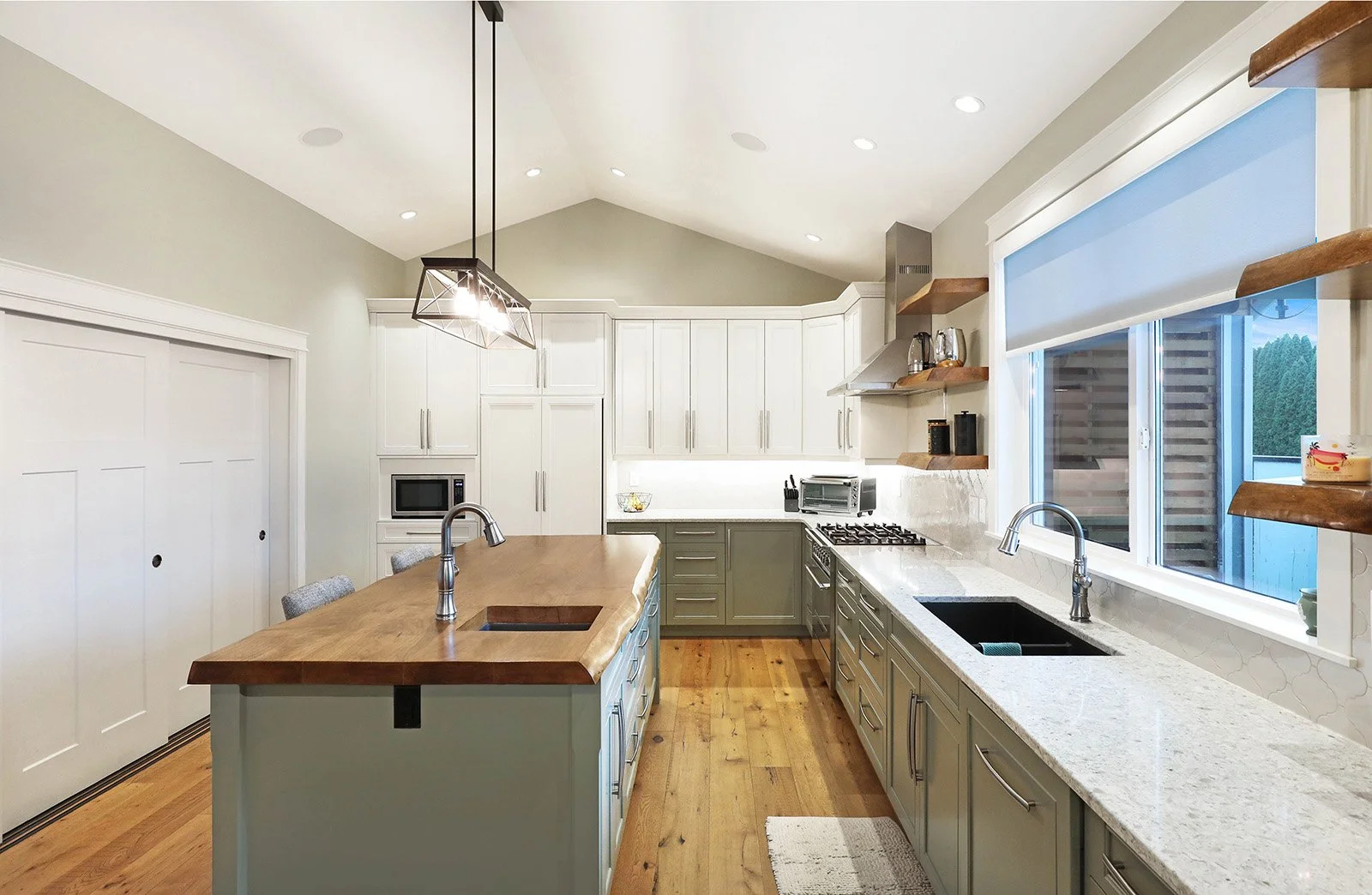 144 Golden Oaks Crescent ph28.jpg