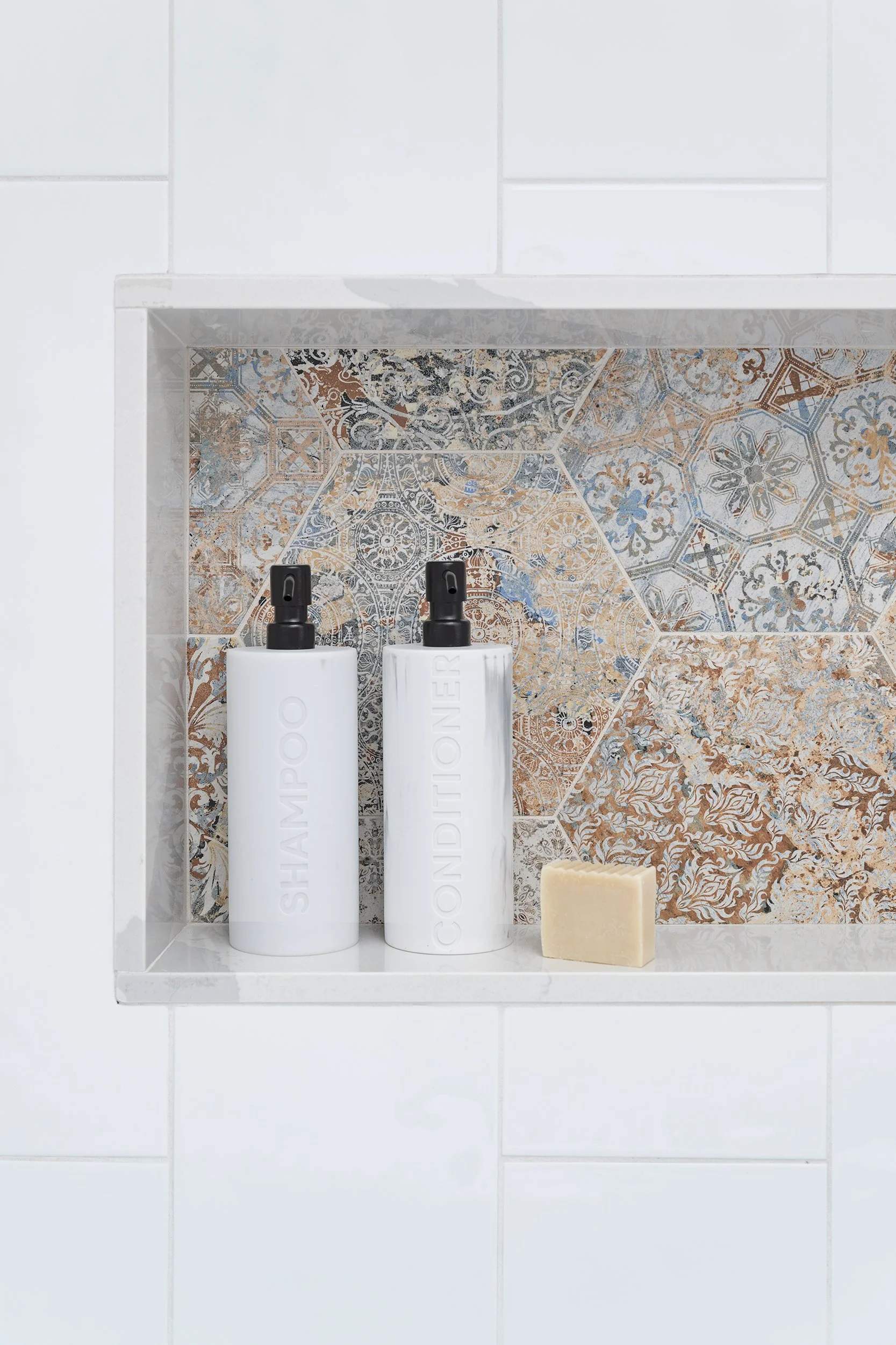 16-Bath Niche Detail.jpg