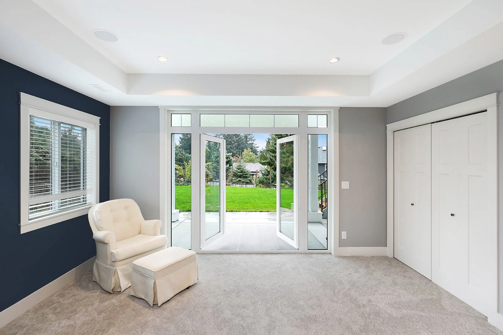 144 Golden Oaks Crescent ph01.jpg