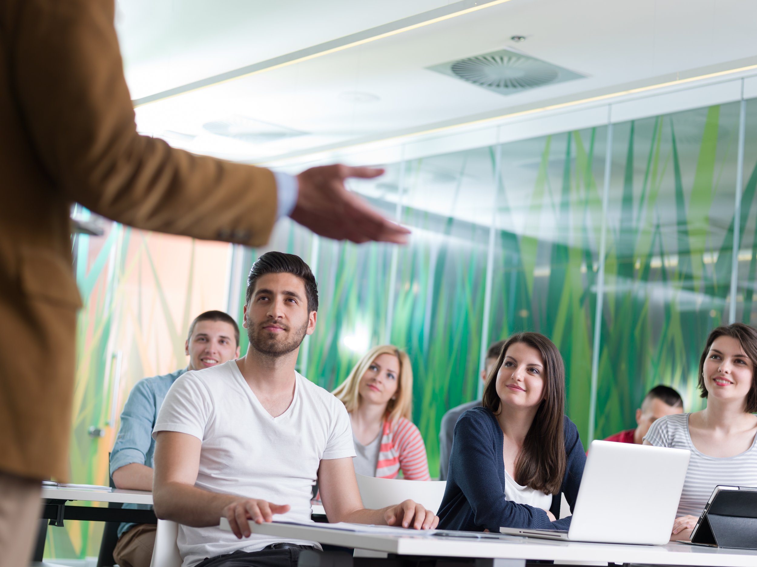 ¿Cómo atraer la atención de mis estudiantes? 5 tips para engancharlos desde una perspectiva de la comunicación