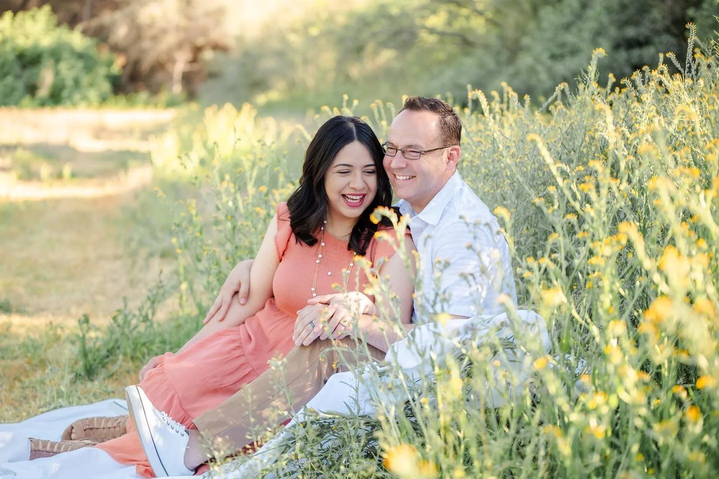 Do you like posed photos? Or candids? 🧐👇

Posed photos are definitely more formal/traditional and safe! They are for sure one of those print-worthy pictures on most people&rsquo;s walls!

Candids are more&hellip; well, candid 🤣🙈 they are so natur
