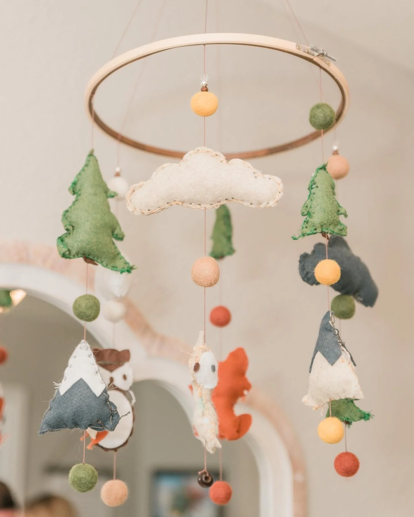 Nursery deets 🤌🤌🤌
Eli&rsquo;s room is so much more aesthetic than mine XD this baby is so loved 🥹🤍🥺✨🥰