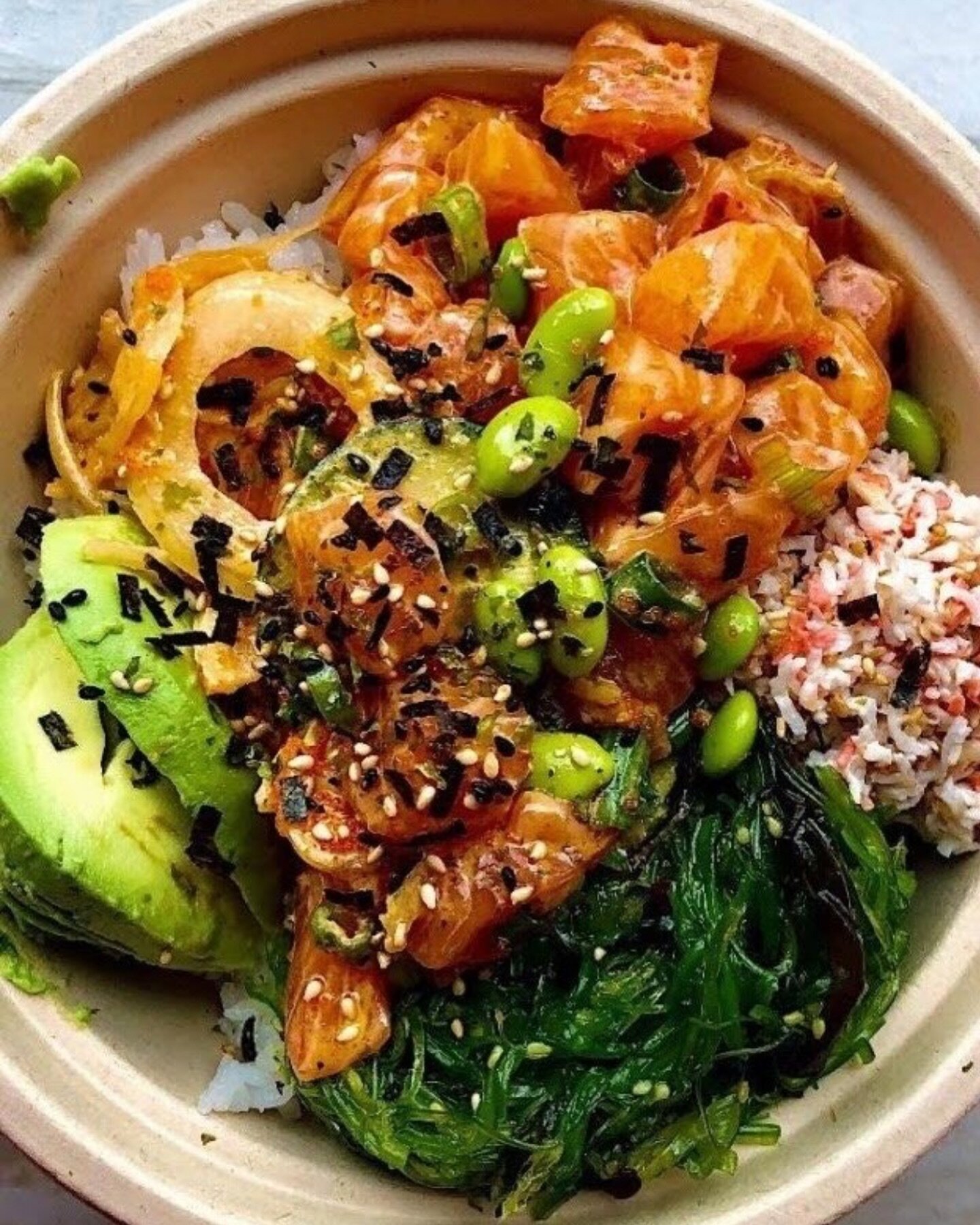 Orange you glad you can have your pok&eacute; bowl delivered? Cozy up at home with our House Salmon Bowl, and enjoy the winter weather in warmth and comfort 😌
&mdash;
📸 Kalani N.
#poke #pok&eacute; #pokehouse #bowlgoals #pokebowl #bayareaeats #baya