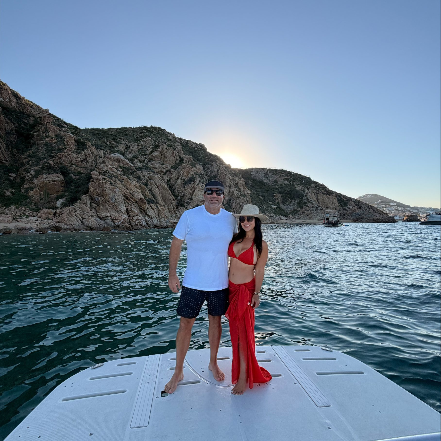 The+Hunters+in+Cabo+San+Lucas.png