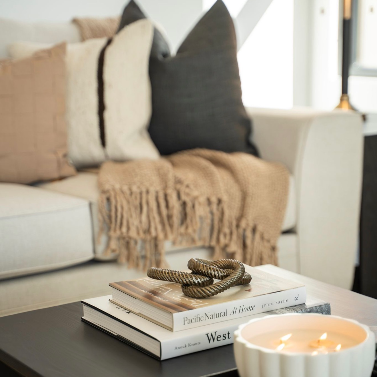 Newest%2BHome%2BInterior%2BDesign_Havasu%2BLux%2BStays.png