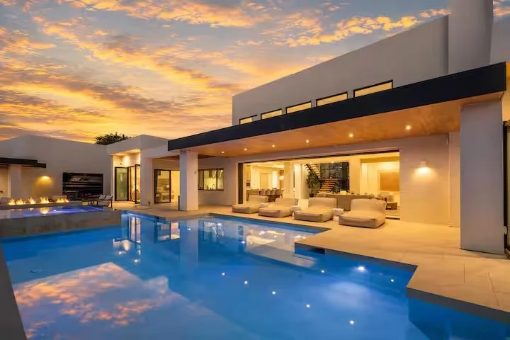 Aura House