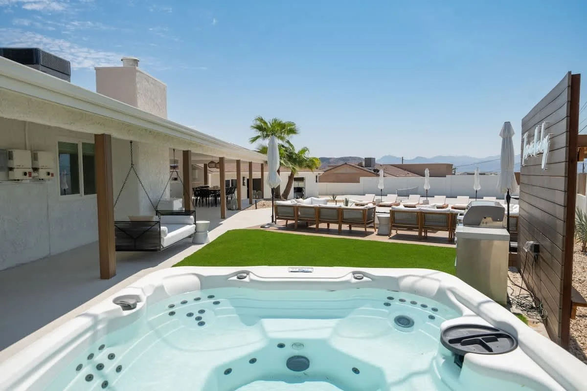 A Romantic Weekend Getaway in Lake Havasu City