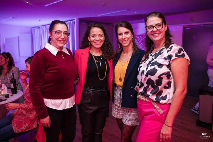 Emily, Nelcy, Lara et Jessica, chez Neuroly