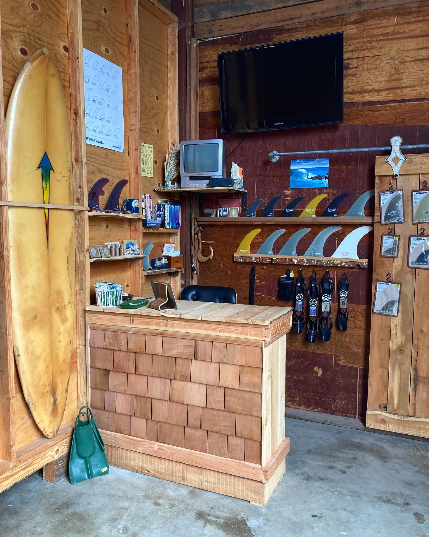 Surf Shop Day is here! Stop by and stay awhile on this drizzly Saturday in Nehalem 

11-4
