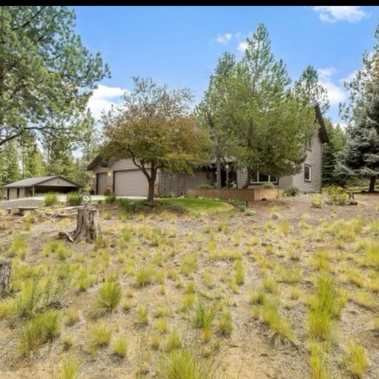 WOODSIDE RANCH HOME FOR SALE: 🤠 
20423 Heritage Ave is back on the market after being withdrawn for the month of July. There was just too much to do to move the sellers from the home after almost 50 years. This custom built home on 2.14 acres offers