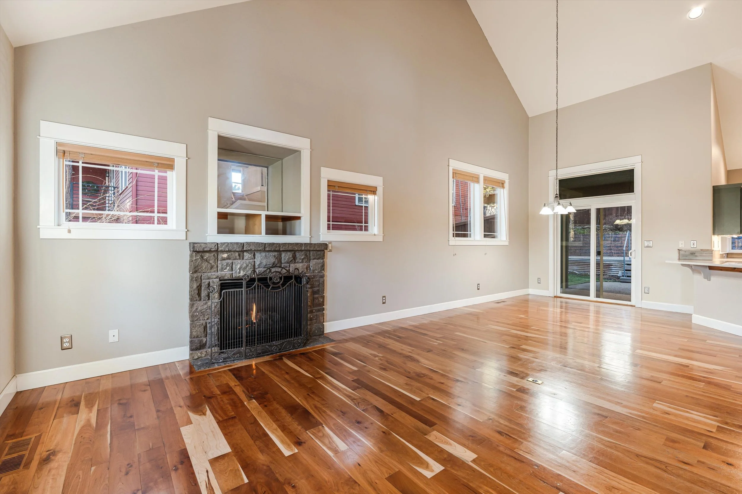 05-1665 NW Albany Ave-12.jpg