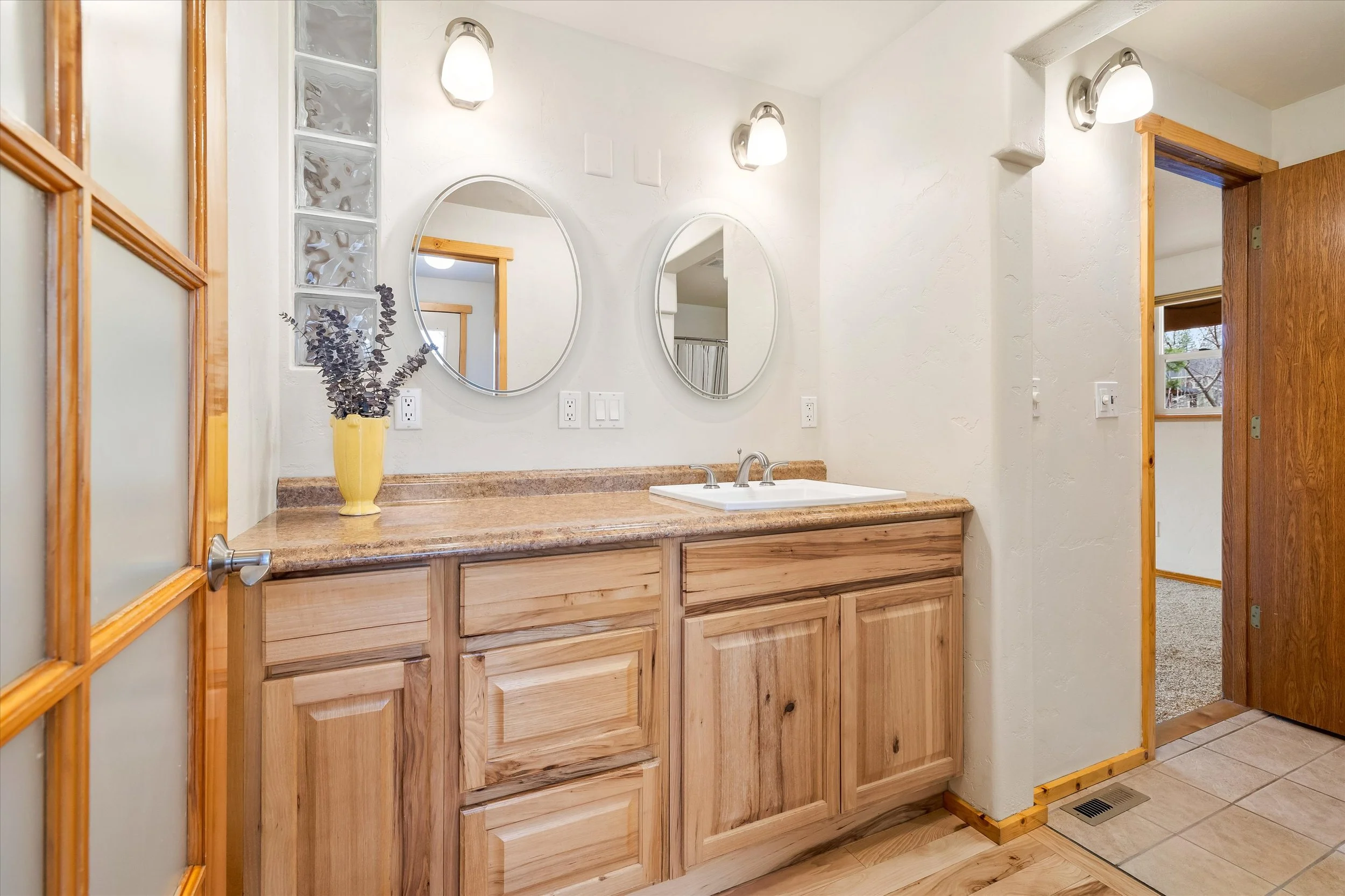 16-downstairs bath.jpg