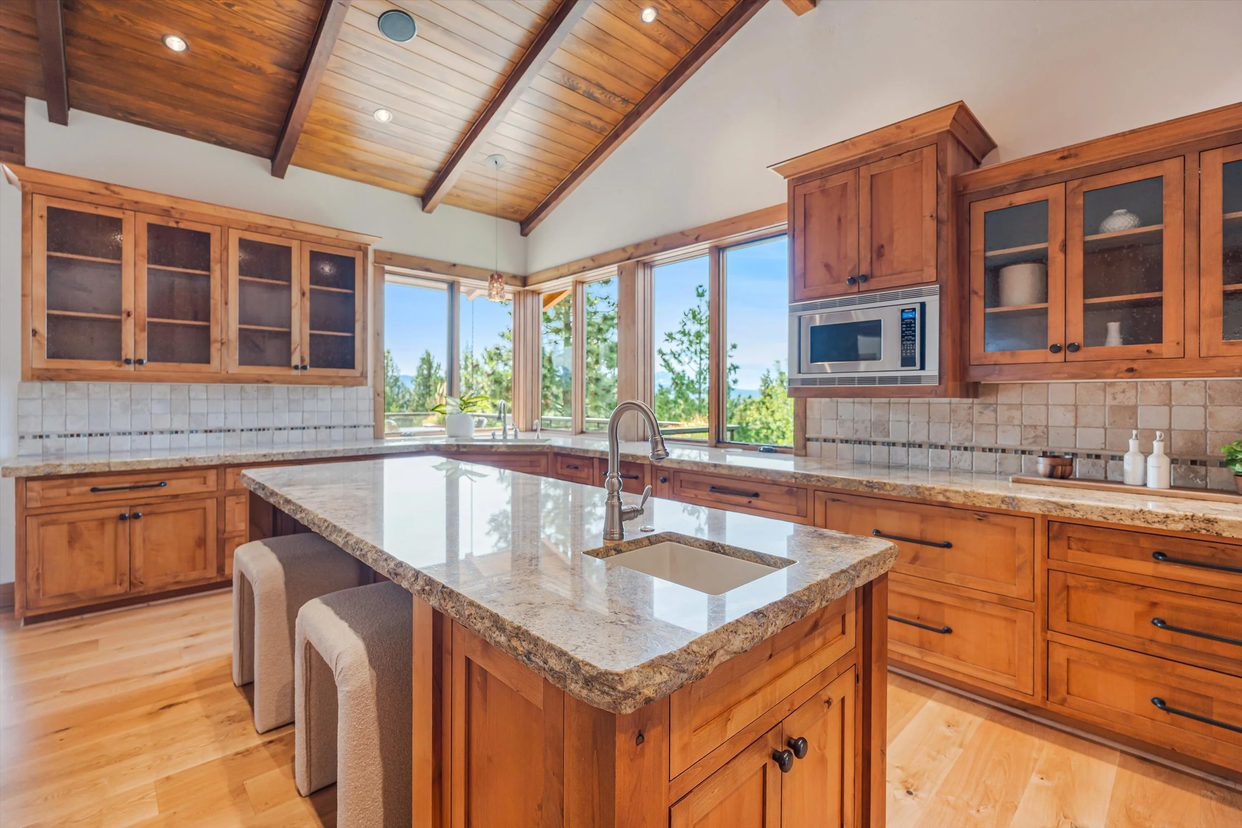 14-3282 NW Starview Dr-17.jpg