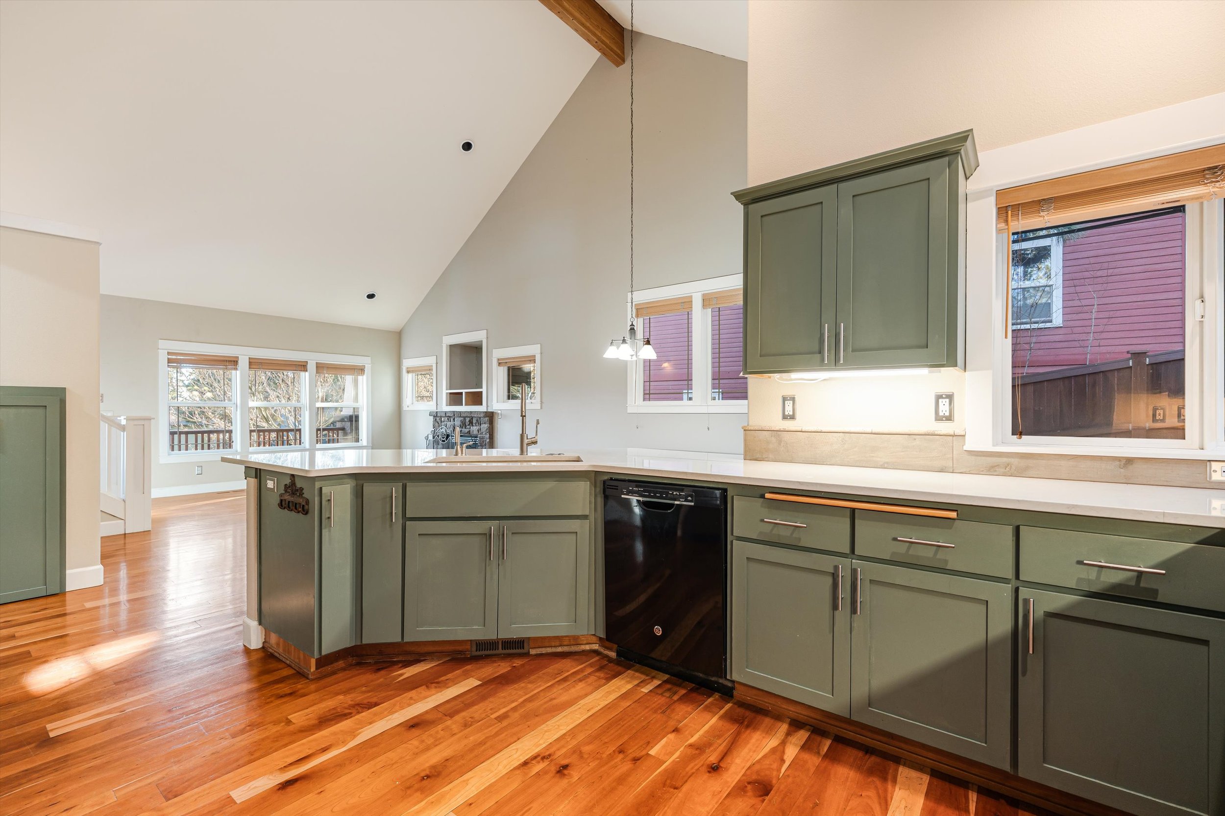 12-1665 NW Albany Ave-19.jpg