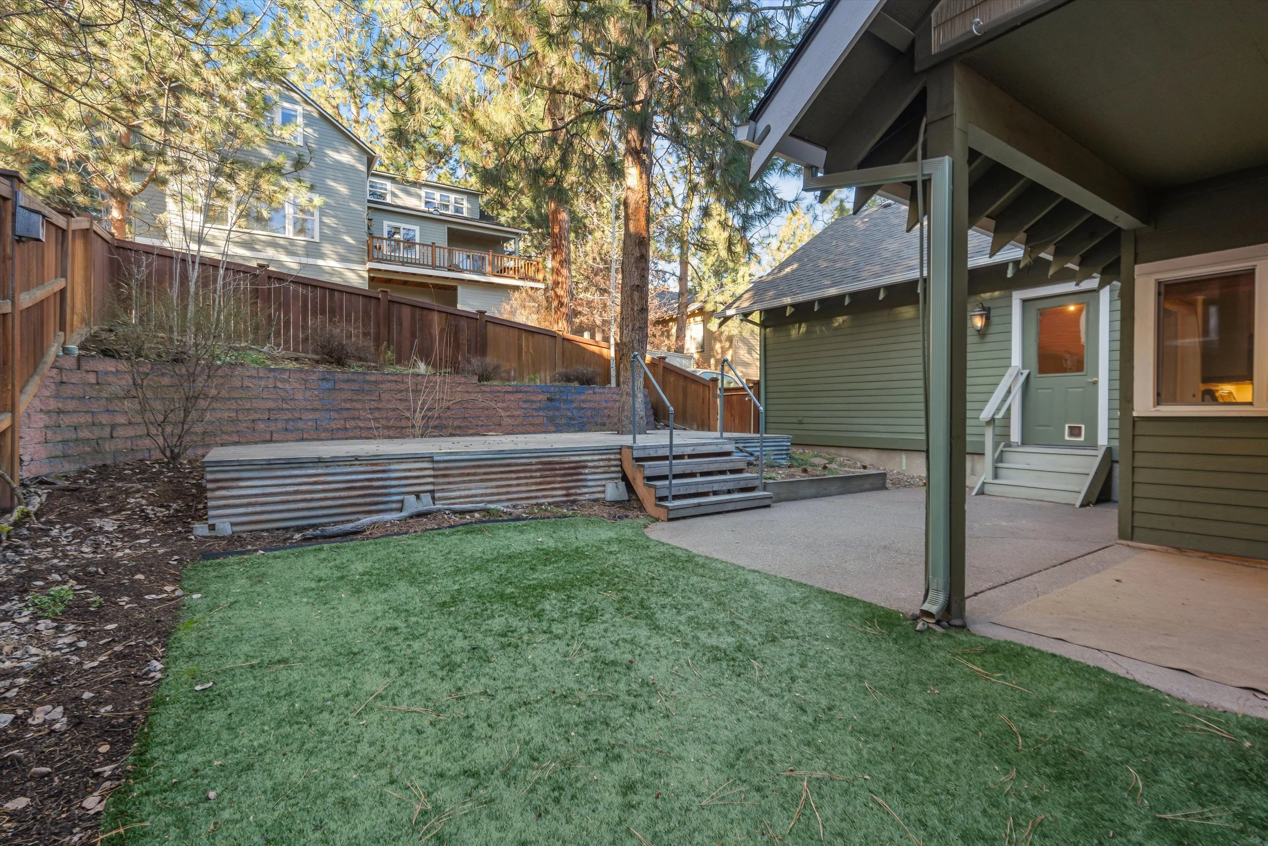 27-1665 NW Albany Ave-28.jpg