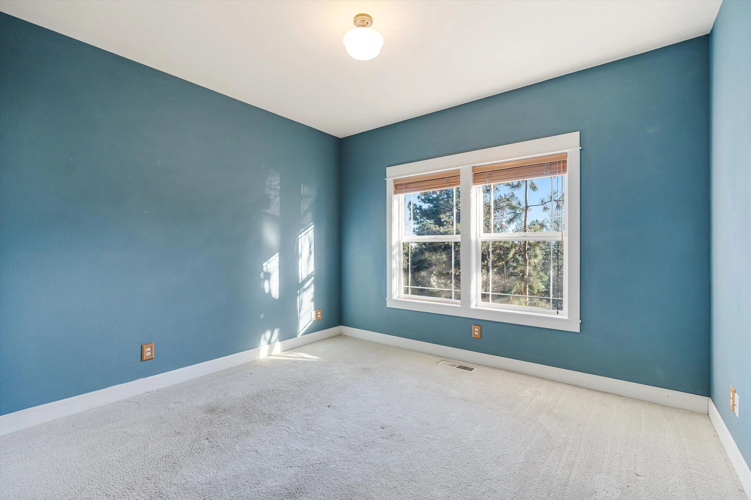 21-1665 NW Albany Ave-4.jpg