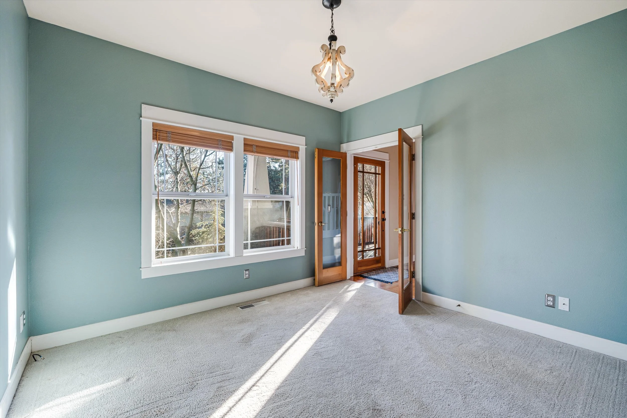 20-1665 NW Albany Ave-3.jpg