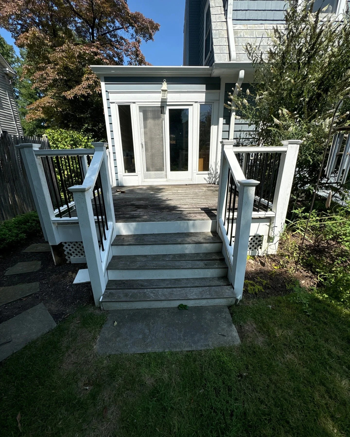 Ipe Steps - Post Replacement &amp; Rebuild 

If you are interested in reviving your outdoor spaces, click the link in our bio to learn more about The Deck Dudes, what we specialize in &amp; request a FREE ESTIMATE today!

#thedeckdudes #powerwashing 