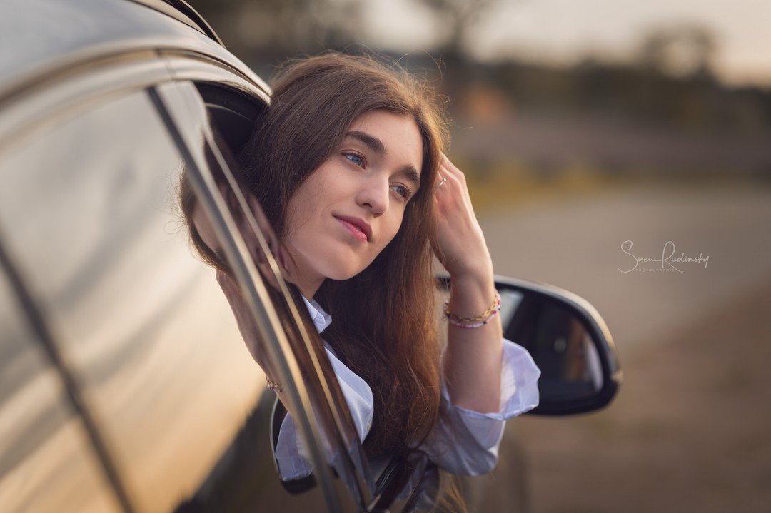 Fotoshooting mit @lel_ja1908 🤗

📷 Equipment:
- Sony Alpha 1
- Sigma 85mm 1.4 Art

#fotoshooting #portrait #hobbyfotograf #outdoor #portraitfotografie #auto #bmwx4 #reisen #freiheit #unterwegs #goldenhour #fotoideen #makemoments #goldenestunde #sony