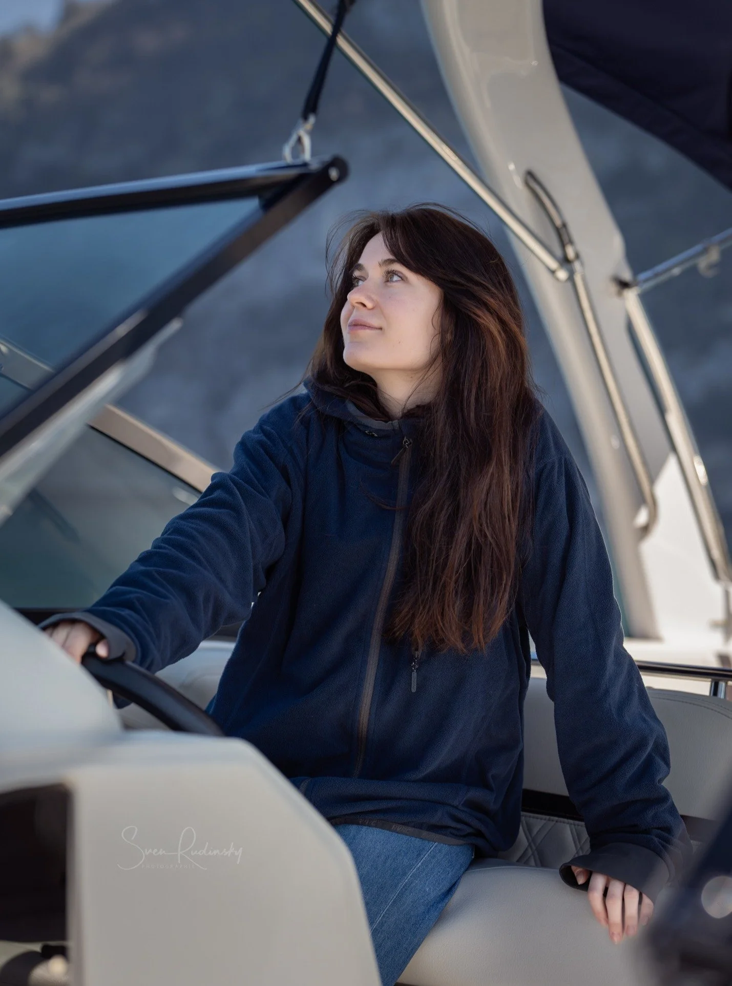 Der Fr&uuml;hling/Sommer darf kommen &ndash; auf den Winter kann ich gerne verzichten. ❄️ F&uuml;r n&auml;chstes Jahr ist schon einiges geplant 😇

📸 Bootsfahrt mit der Regal 2800 auf dem Vierwaldst&auml;ttersee mit @chiara.aurora_m 🤗 

---

📷 Equ
