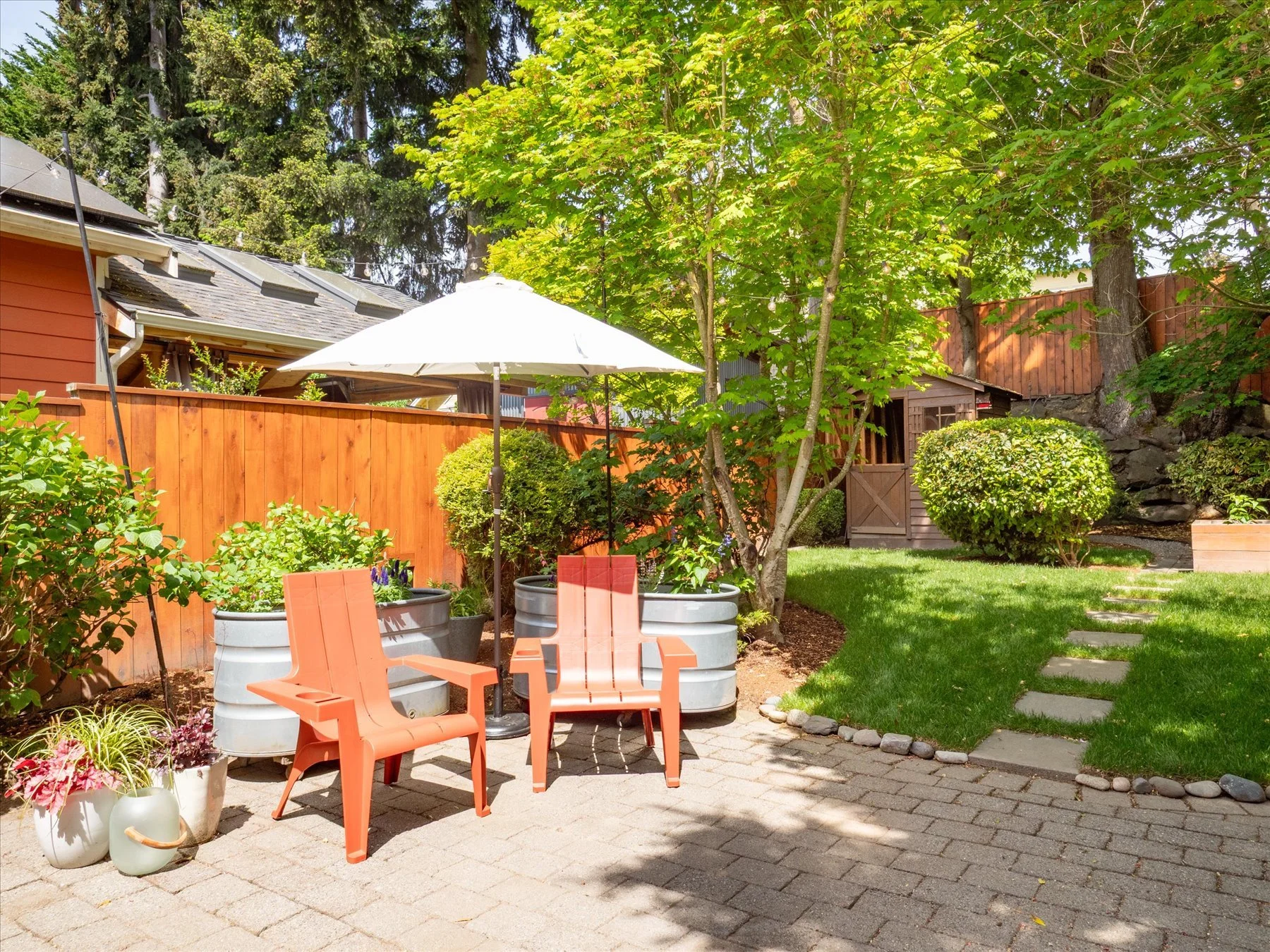 23-EricksonBrown_Porchlight_Greenwood-25.jpg