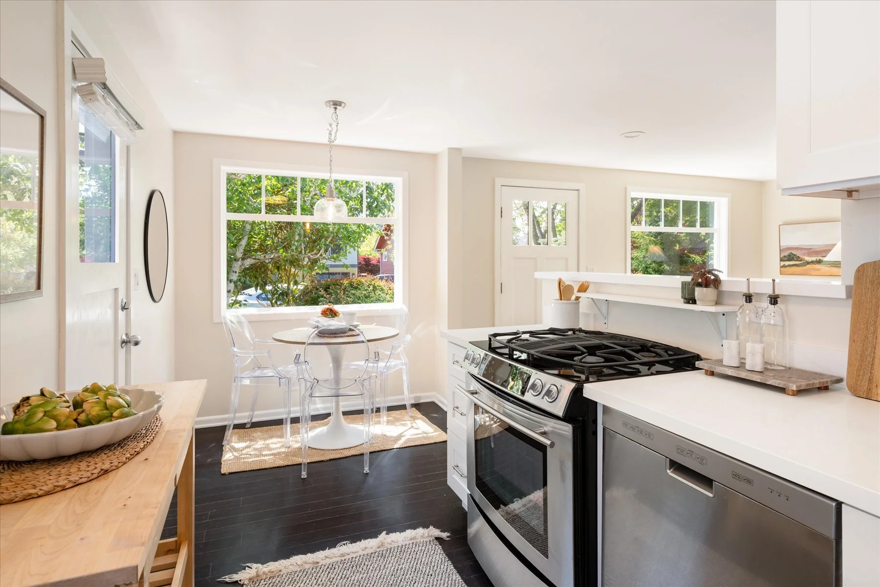 11-EricksonBrown_Porchlight_Greenwood-12.jpg