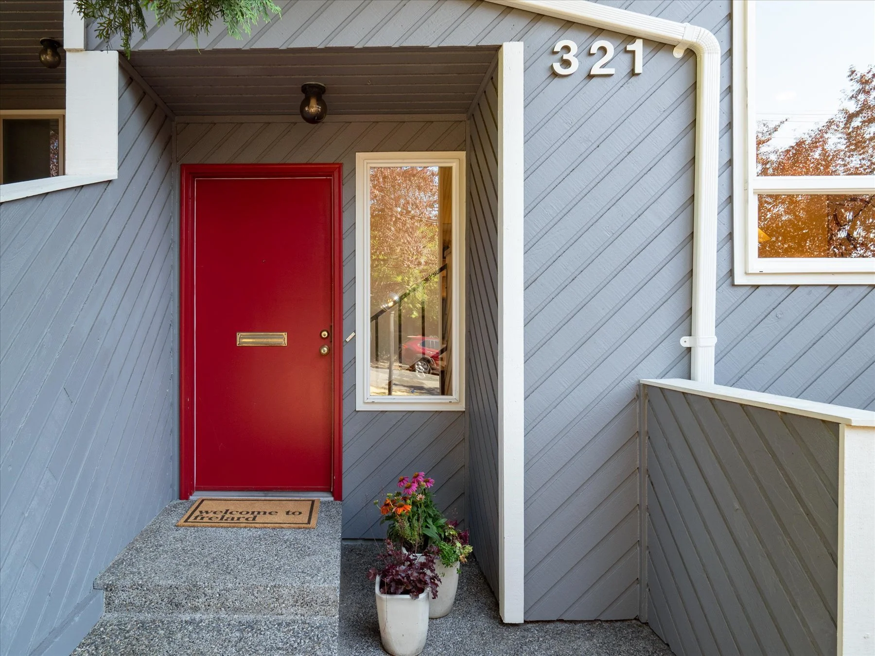 03-EricksonBrown_Porchlight_Frelard-29.jpg