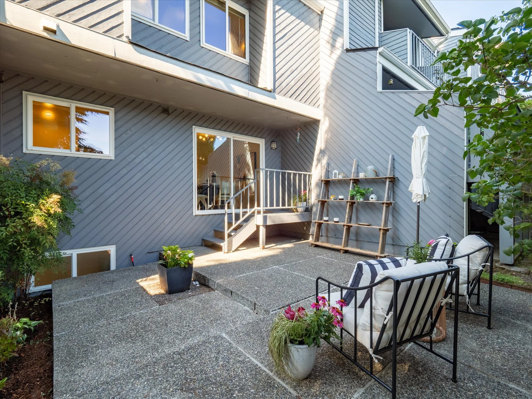 16-EricksonBrown_Porchlight_Frelard-26.jpg