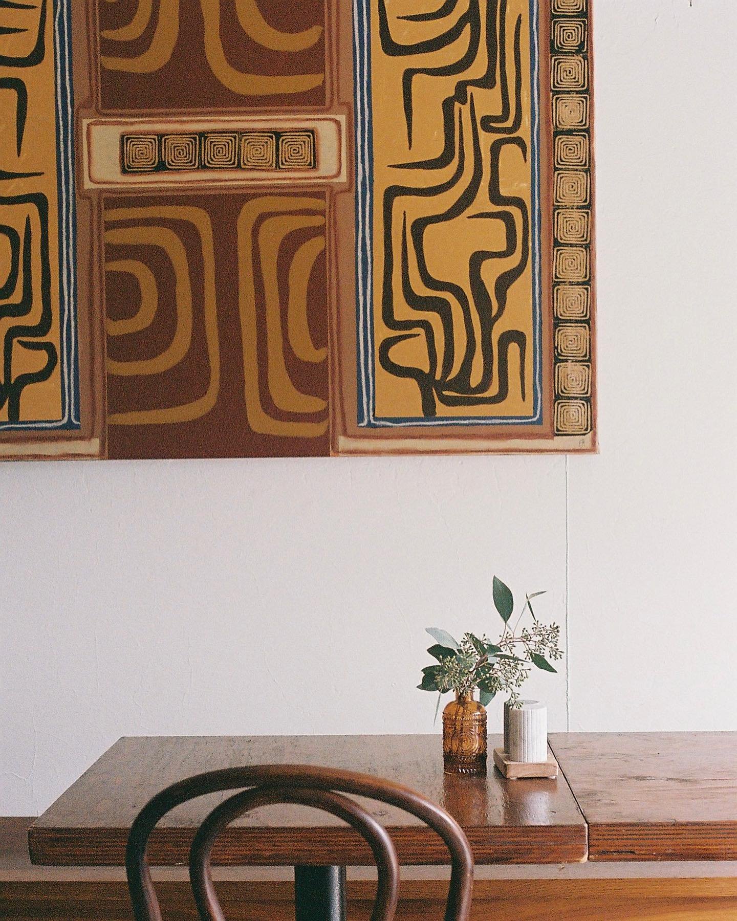 Artist Spotlight @emrushart 🎨

Emma Rushton is a self-taught artist from Sydney&rsquo;s Northern Beaches. Her beautiful work is an exploration of natural elements, traditional craftsmanship and her Malaysian heritage. Layered into deeply compelling 