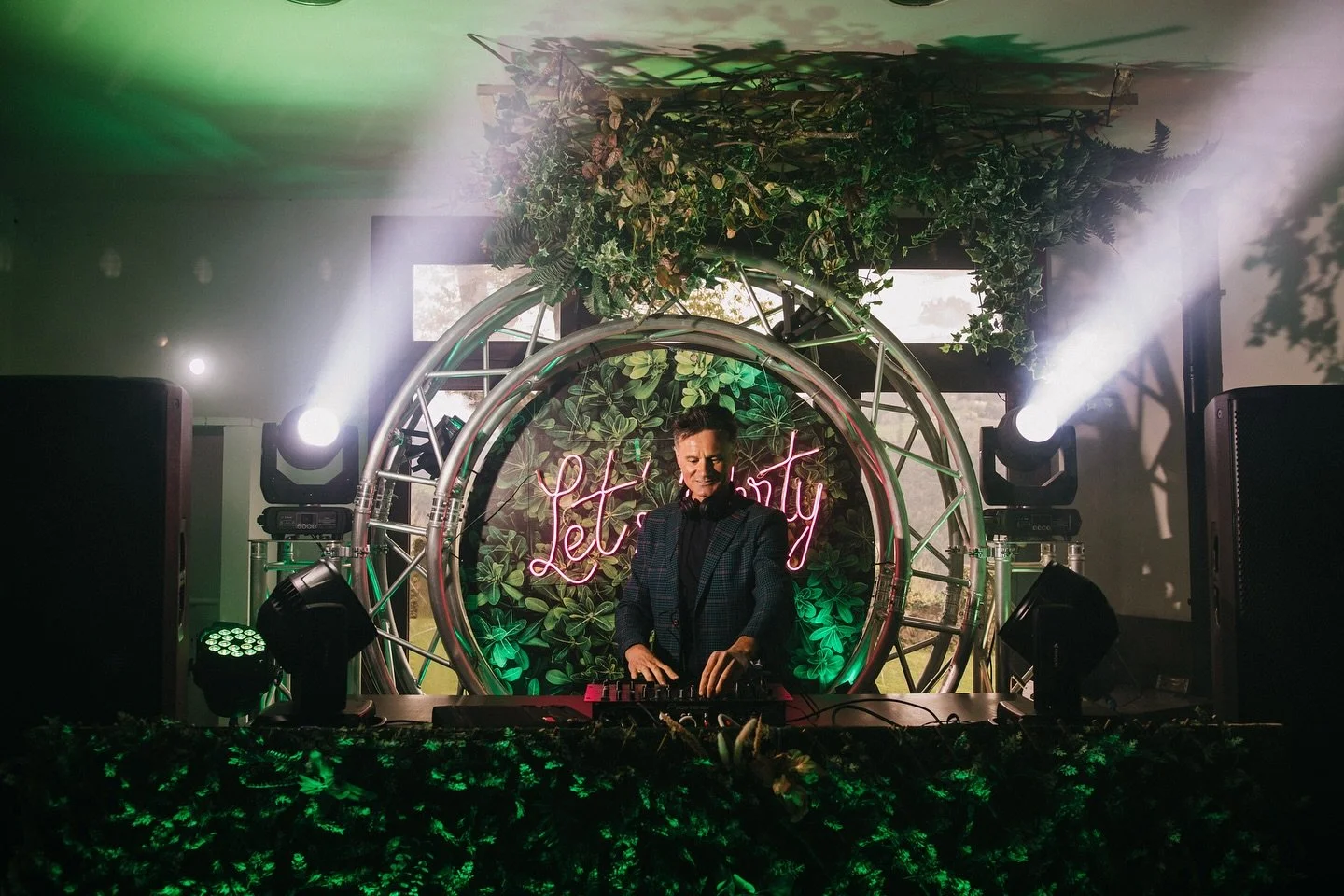 Una parte s&uacute;per importante de la boda es la fiesta y @javibodasequipo siempre os ofrece unos montajes brutales acordes con el espacio que en decoraci&oacute;n es un plus y luego se adapta a todos los gustos musicales.

Sin duda no podemos nega