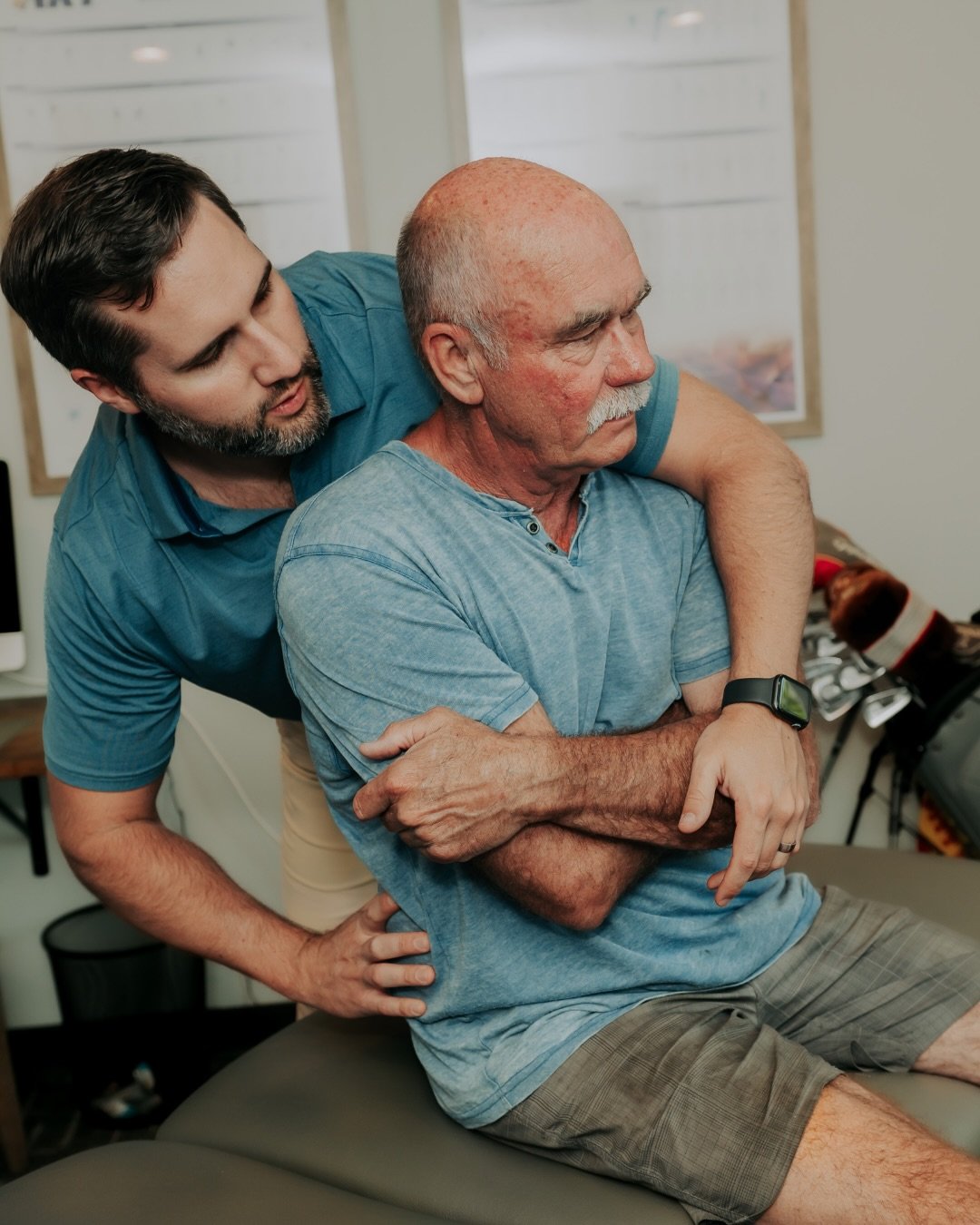 Why Does My Back Hurt More When the Weather Changes? 🌨️ ☀️

If your back pain seems worse when the weather changes, you are not alone.

Seasonal shifts in barometric pressure can influence joint sensitivity and inflammation. Pair that with increased