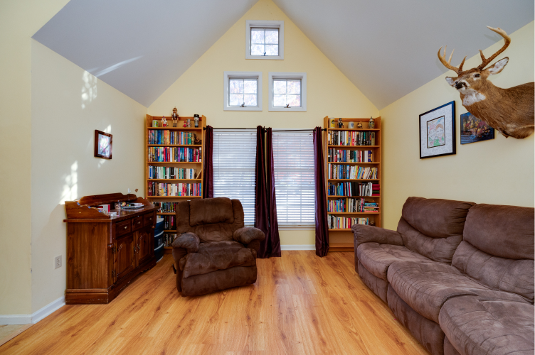 241WWalnutTreeDrive-7 1.png