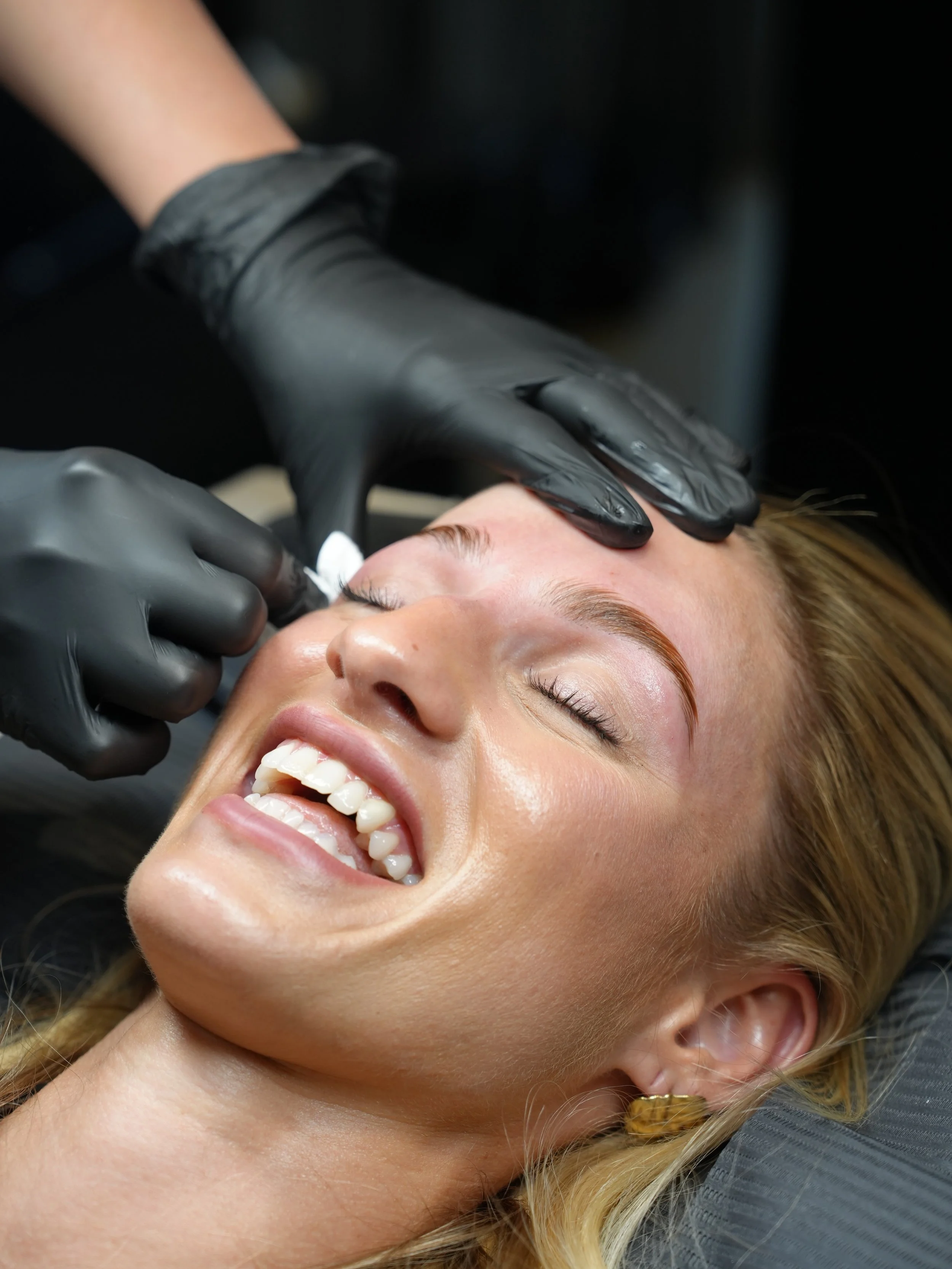 Your brows deserve a custom recipe 

Service: Brow Lamination🖤