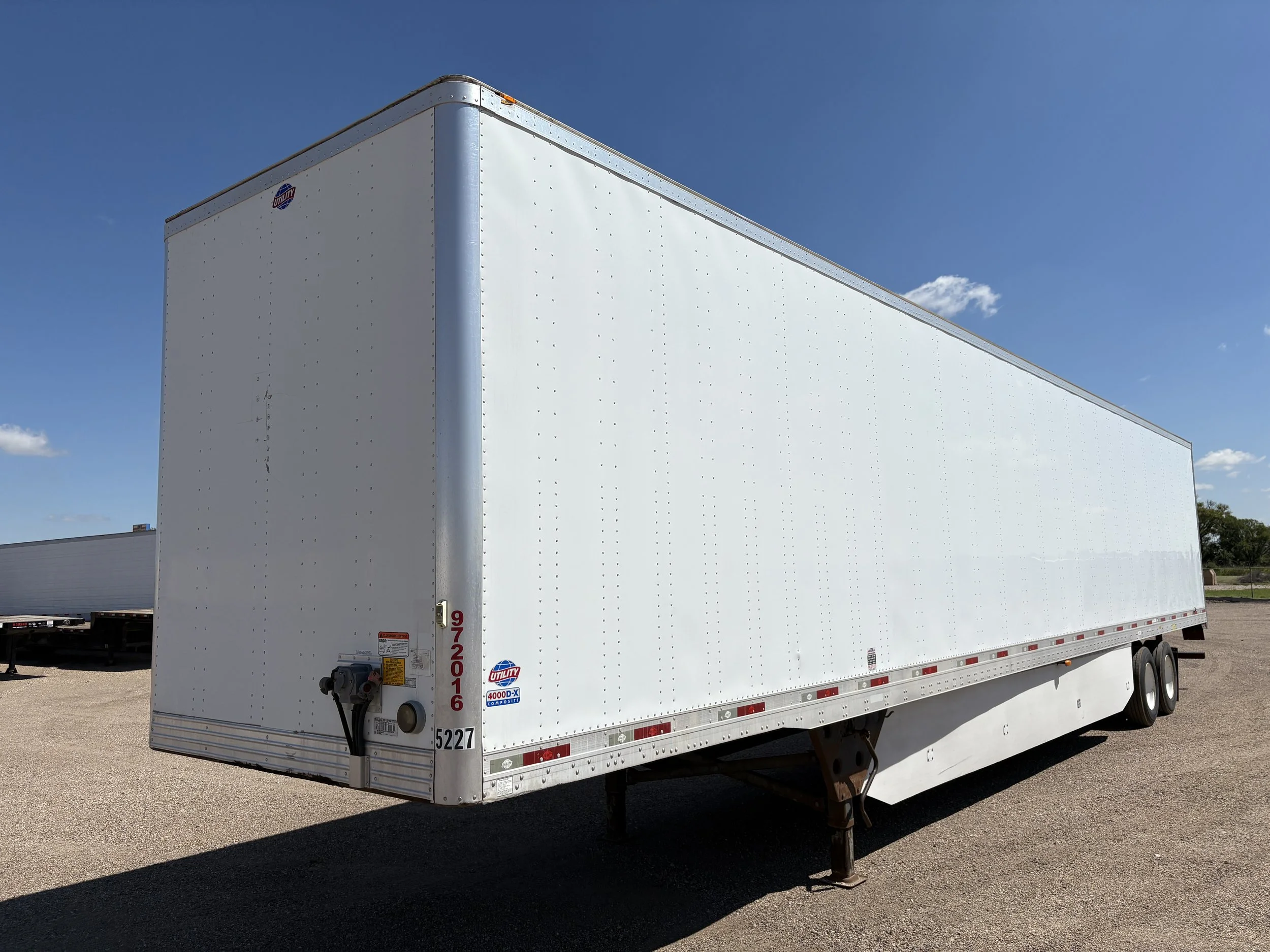 Usado 2017 Utility 53' Dry Van Trailer en venta SA2016