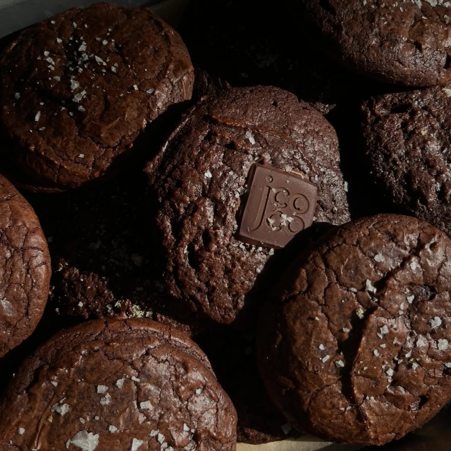 Rosemary Brownie Cookies!

Made with @jcocochocolate and topped with @jacobsensaltco 

I followed @vaughn&rsquo;s recipe for Peppermint Brownie Cookies, which I make every December, but subbed rosemary extract for peppermint extract and left out the 
