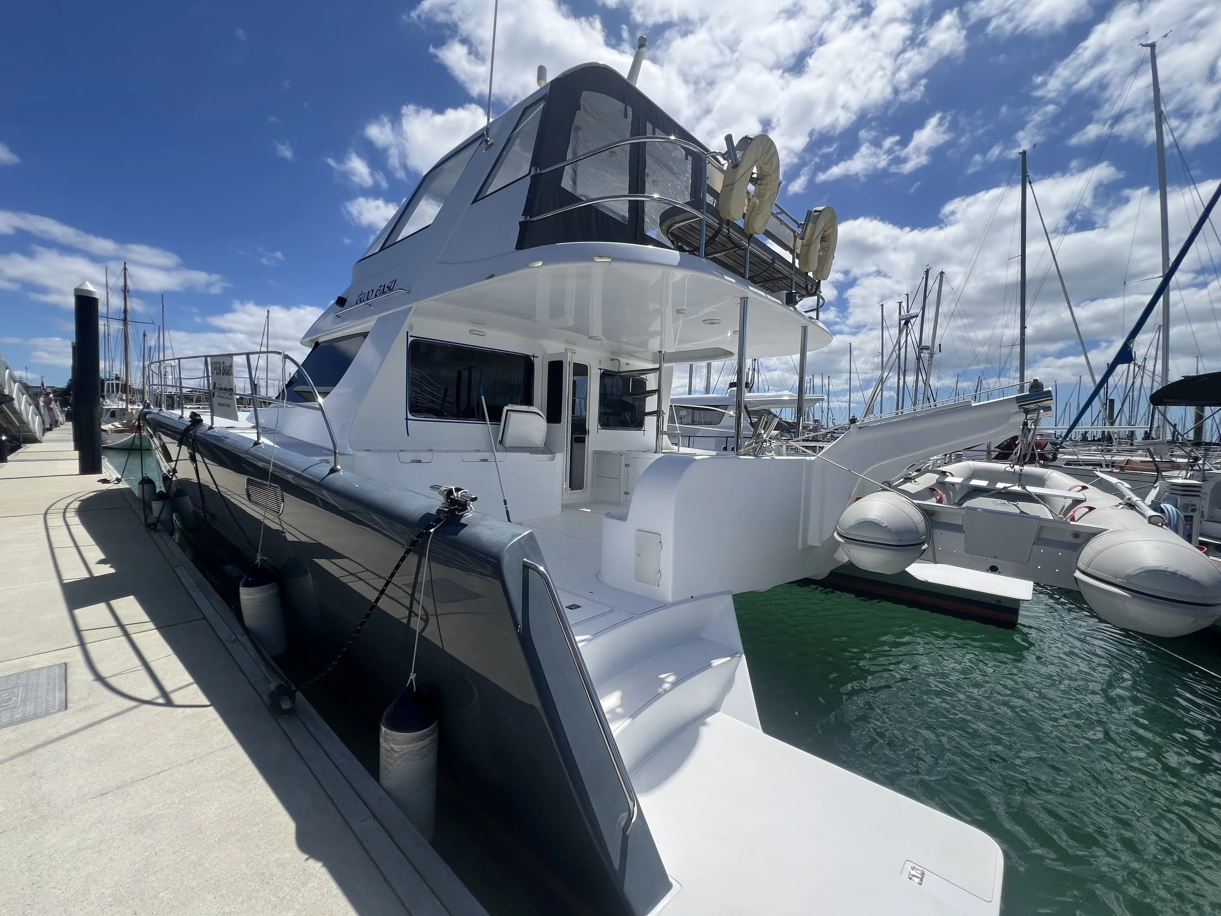 94ft powercat exterior 