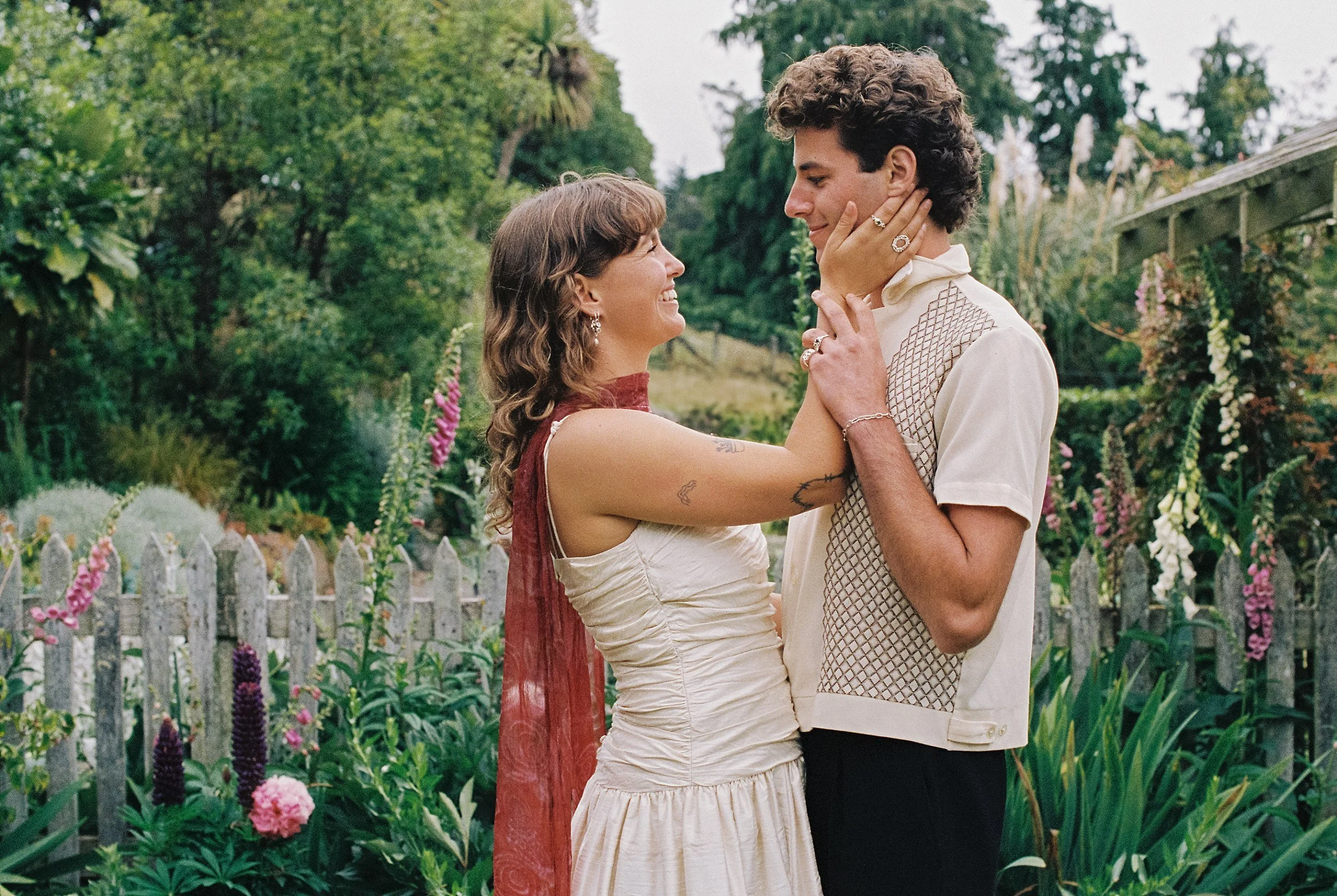 an elopement at ridgecliff farm in banks peninsula christchurch